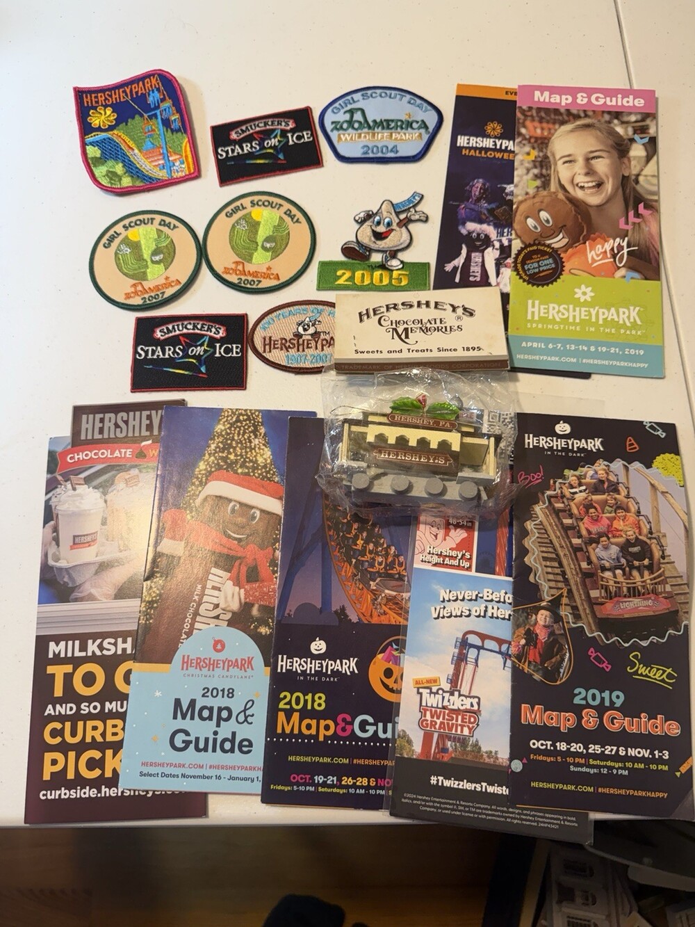 Hersheypark Amusment Park Patches & Brochures Lot